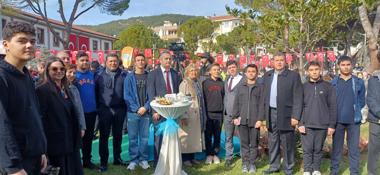 Muğla’da Gençliğin Yılı Başladı: Valilik Bahçesi Umut, Coşku ve Genç Seslerle Doldu 13
